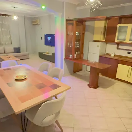 شقة Dioras Apartment.