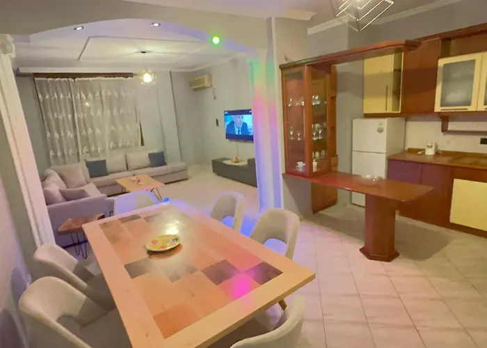 Dioras Apartment. 地拉那