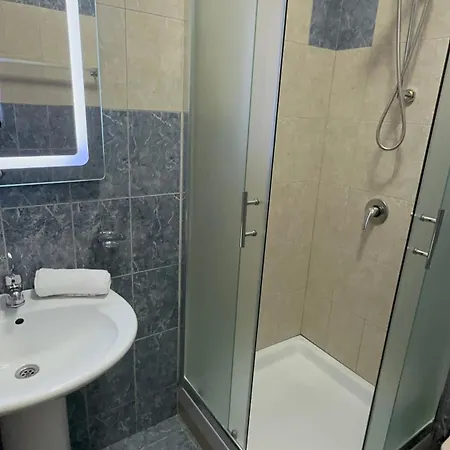 דירה Dioras Apartment.