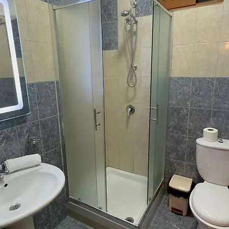 דירה Dioras Apartment. טיראנה